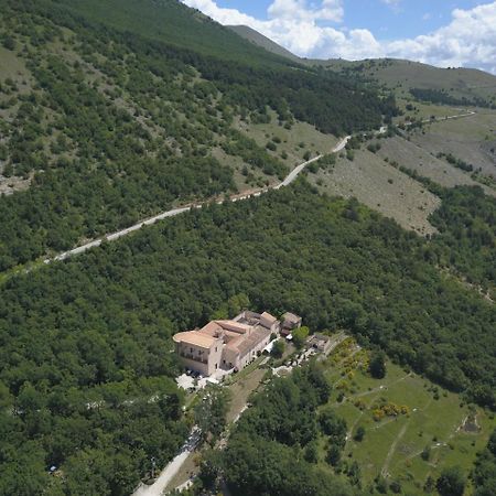 Convento Di San Colombo Hotel Santo Stefano Di Sessanio Bagian luar foto