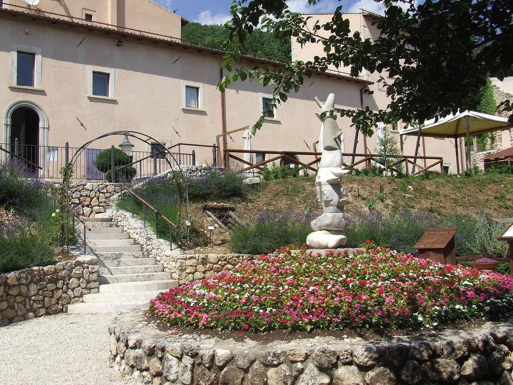 Convento Di San Colombo Hotel Santo Stefano Di Sessanio Bagian luar foto