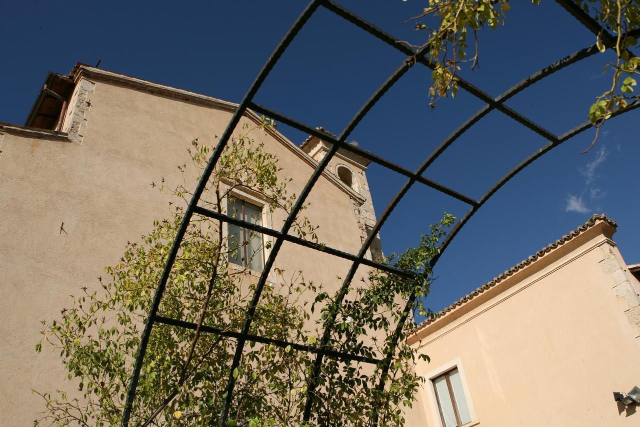 Convento Di San Colombo Hotel Santo Stefano Di Sessanio Bagian luar foto