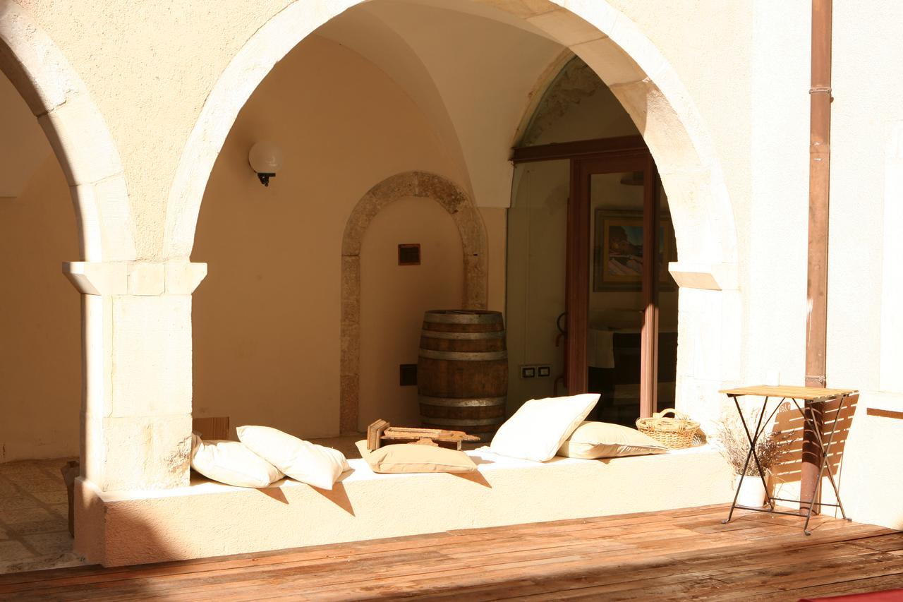 Convento Di San Colombo Hotel Santo Stefano Di Sessanio Bagian luar foto