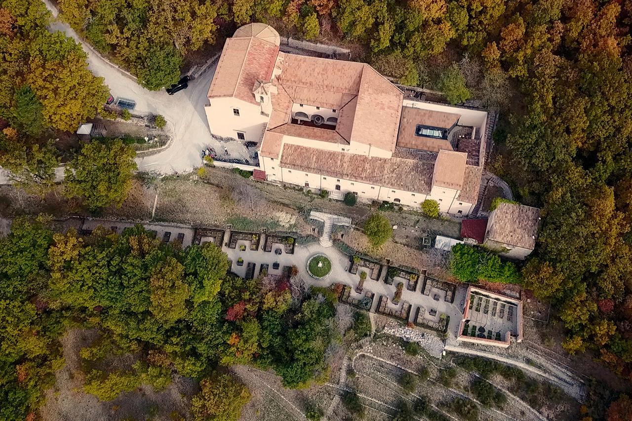 Convento Di San Colombo Hotel Santo Stefano Di Sessanio Bagian luar foto